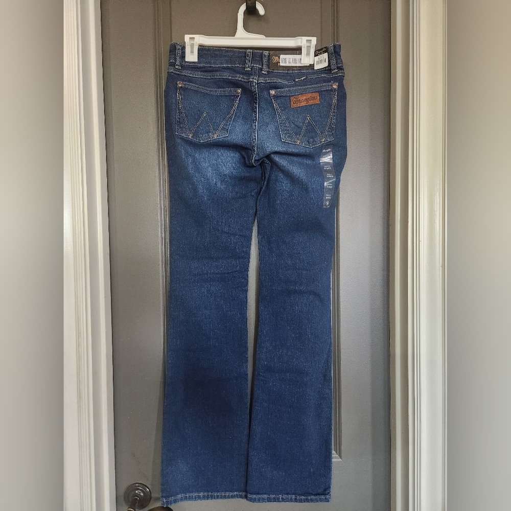 New Wrangler Women's Retro Mae Mid Rise Bootcut Jeans Size 28 or 5 / 34